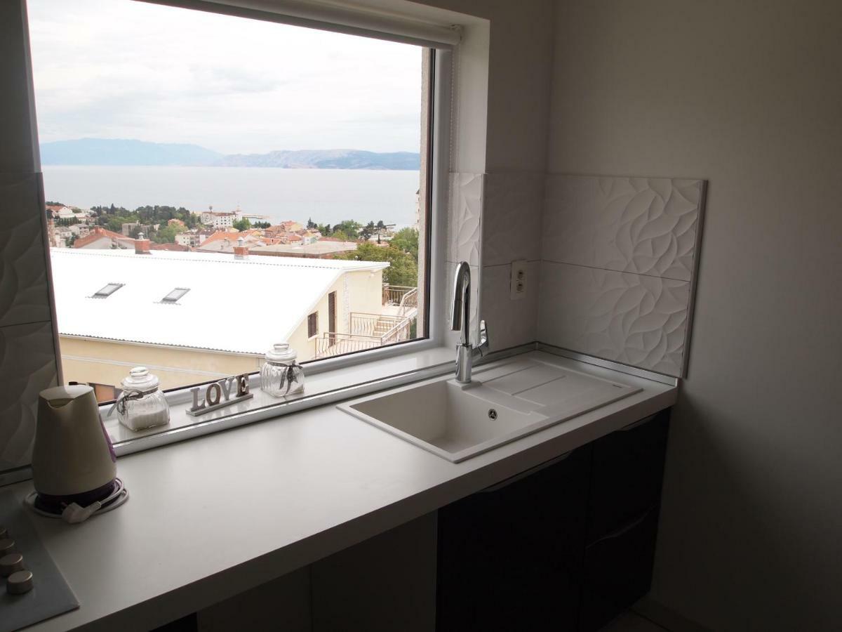 Panoramic View Ev Station Available Apartment