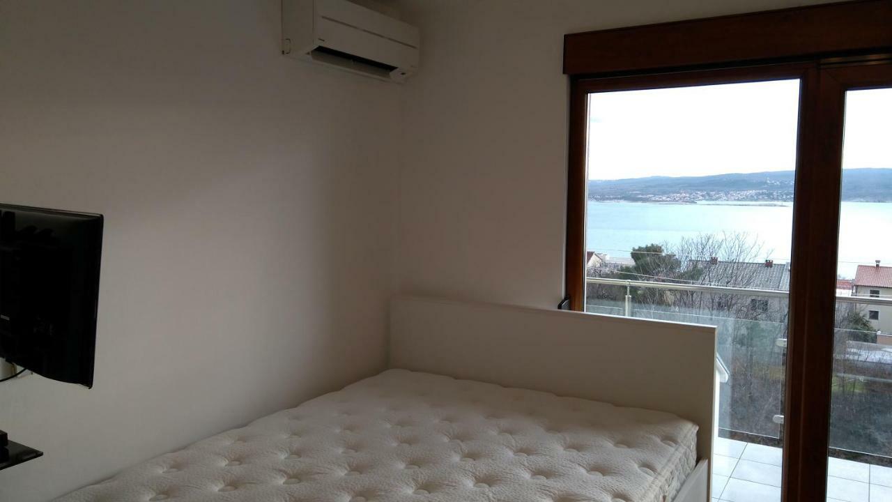 Panoramic View Ev Station Available Apartment