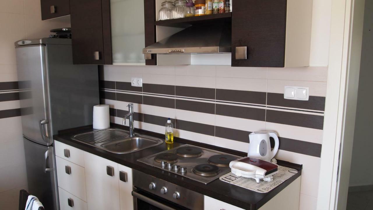 Panoramic View Ev Station Available Apartment